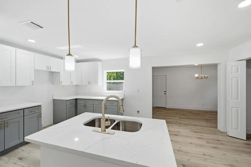 4605 Haas Drive Dallas TX 75216