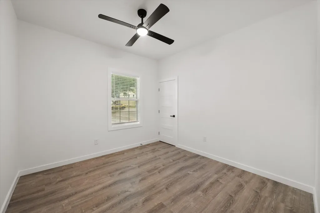 1027 W 2nd Avenue Corsicana TX 75110