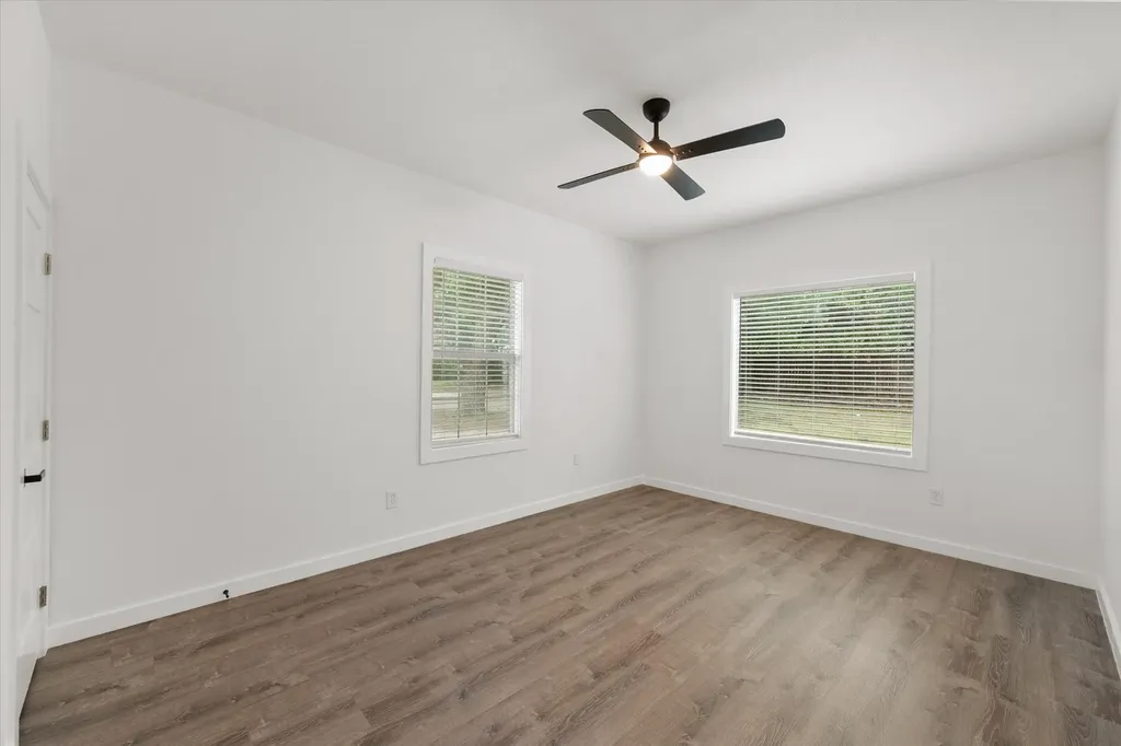 1027 W 2nd Avenue Corsicana TX 75110