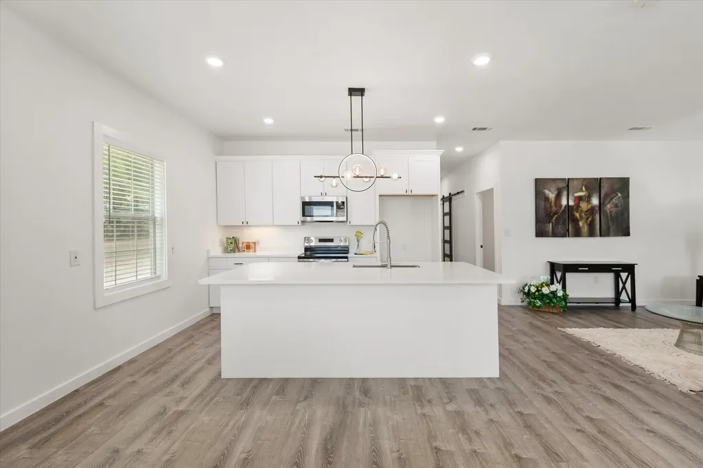 1027 W 2nd Avenue Corsicana TX 75110
