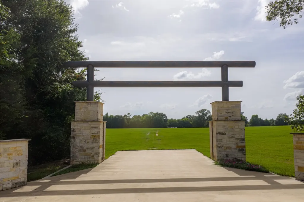 13053 County Road 3806 Murchison TX 75778