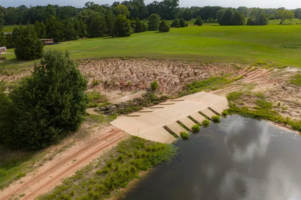 13053 County Road 3806 Murchison TX 75778