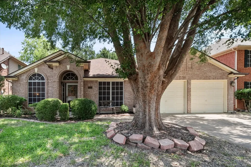 6307 Pierce Arrow Drive Arlington TX 76001