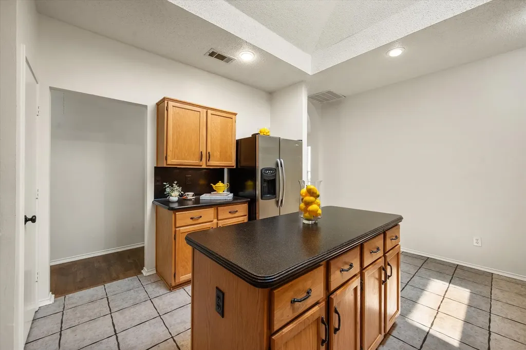 6307 Pierce Arrow Drive Arlington TX 76001