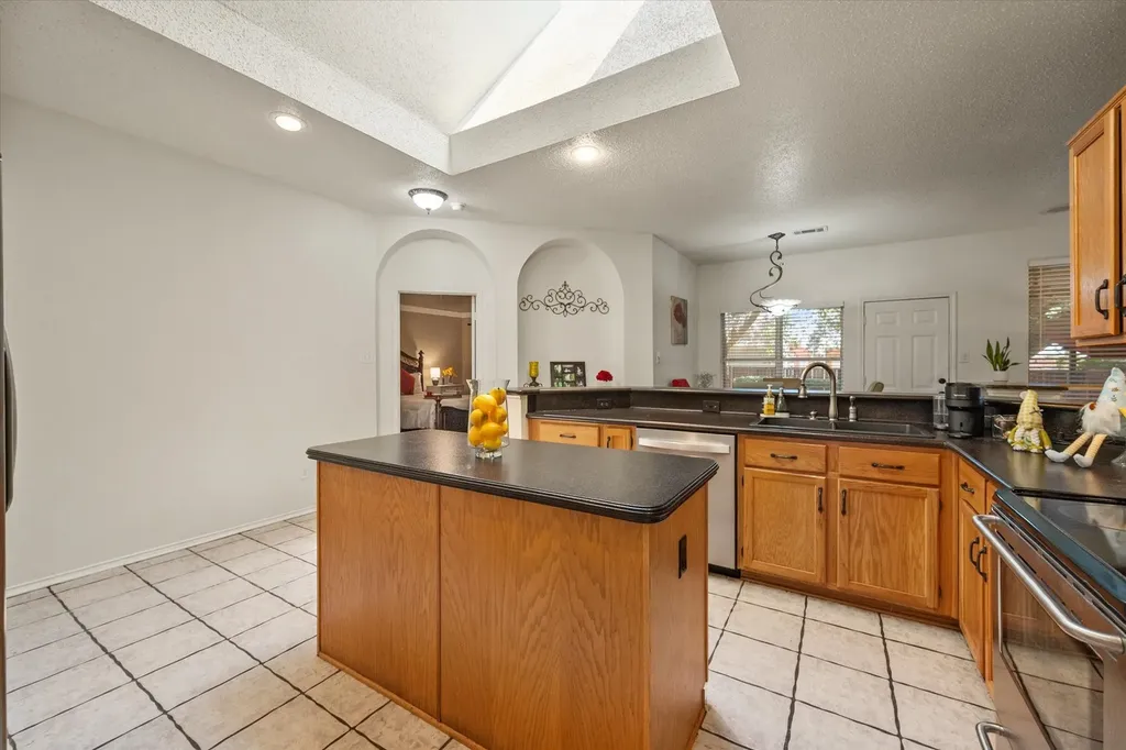 6307 Pierce Arrow Drive Arlington TX 76001