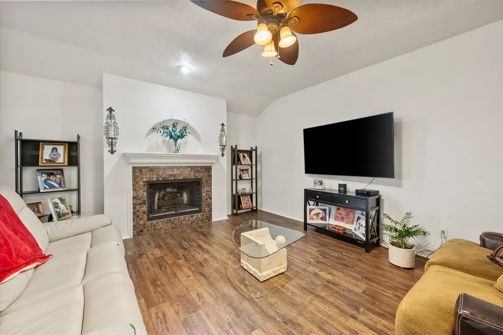 6307 Pierce Arrow Drive Arlington TX 76001