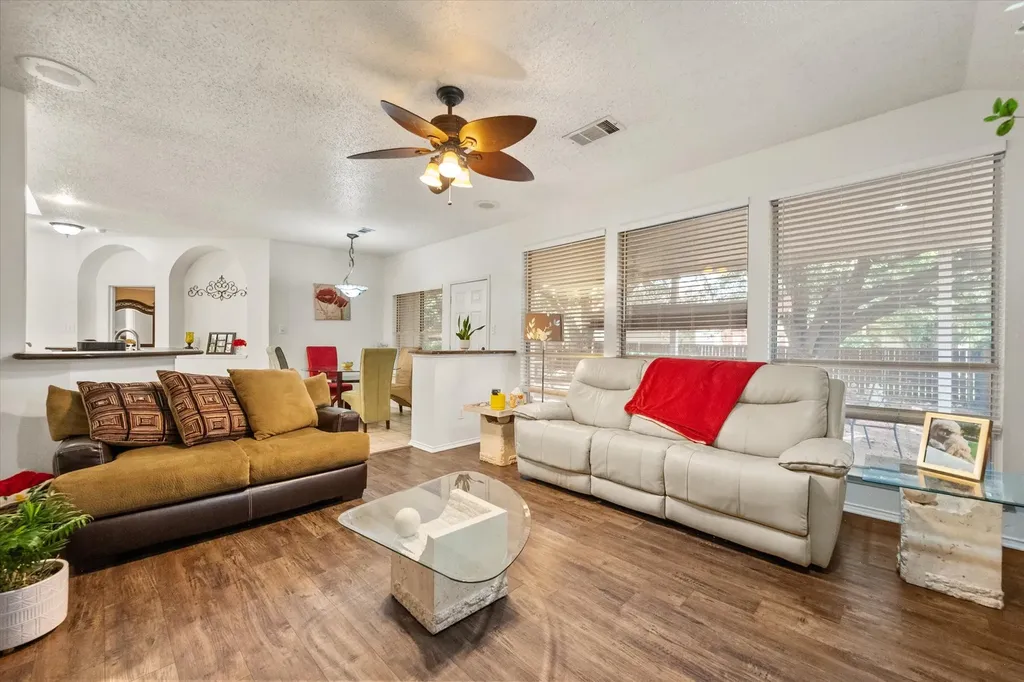 6307 Pierce Arrow Drive Arlington TX 76001