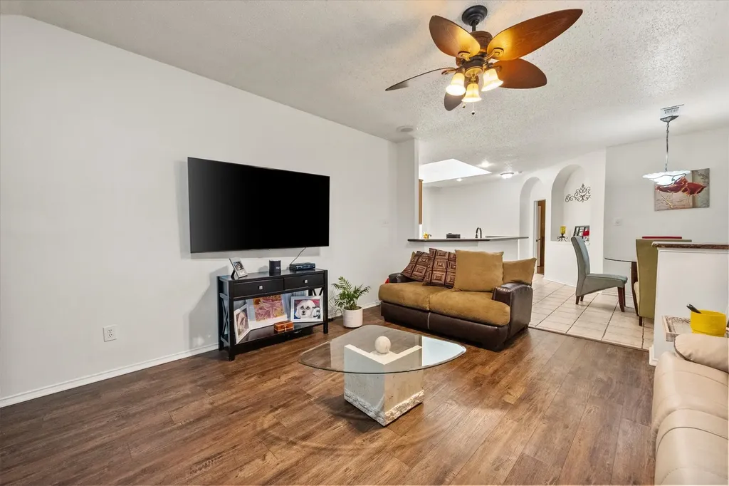 6307 Pierce Arrow Drive Arlington TX 76001