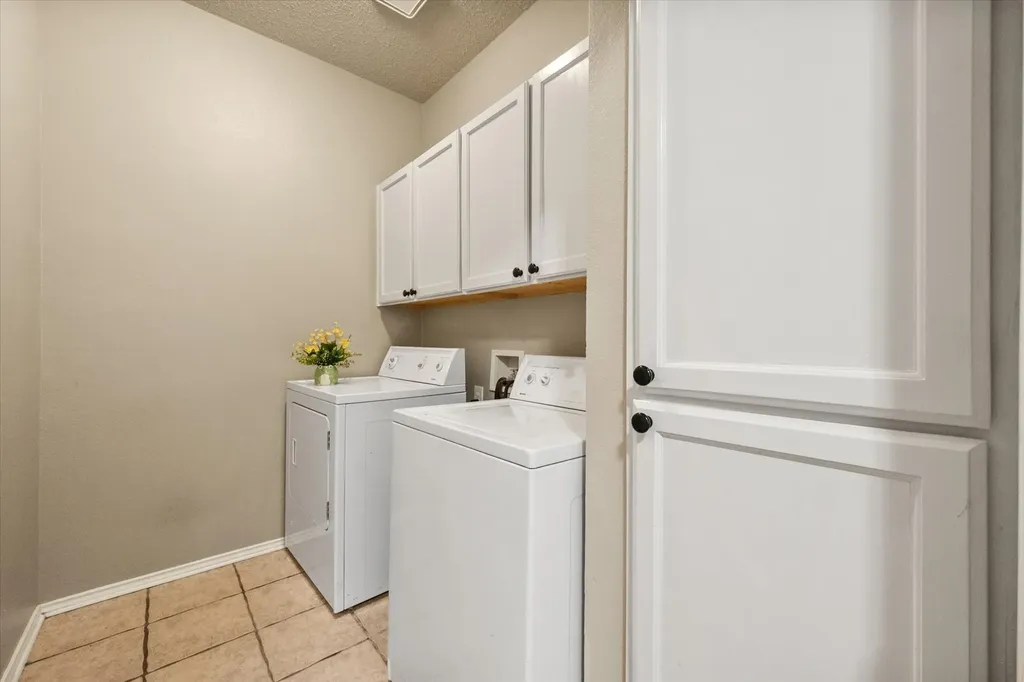 6307 Pierce Arrow Drive Arlington TX 76001