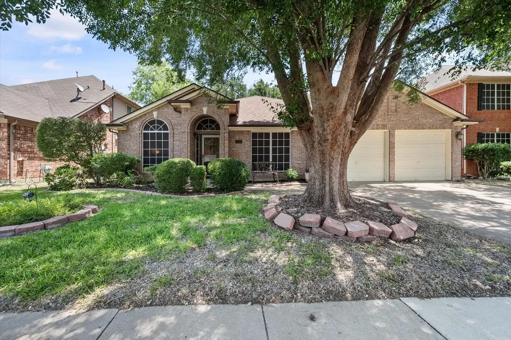 6307 Pierce Arrow Drive Arlington TX 76001