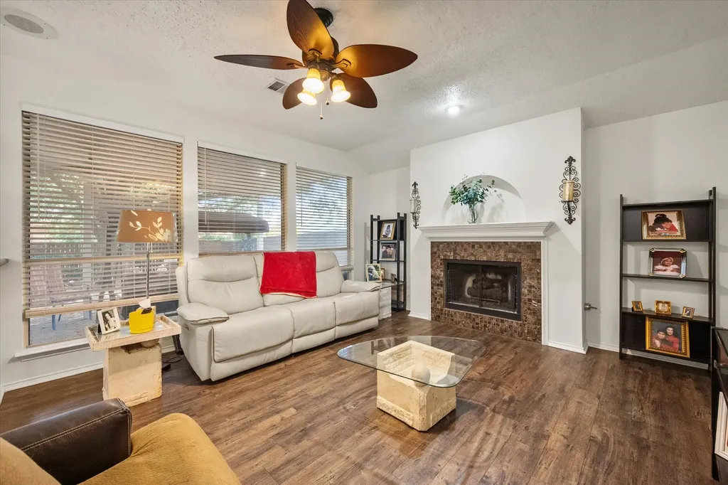 6307 Pierce Arrow Drive Arlington TX 76001