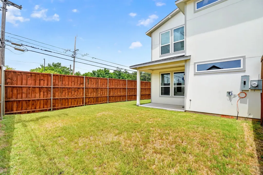2330 Fairfax Drive Irving TX 75060