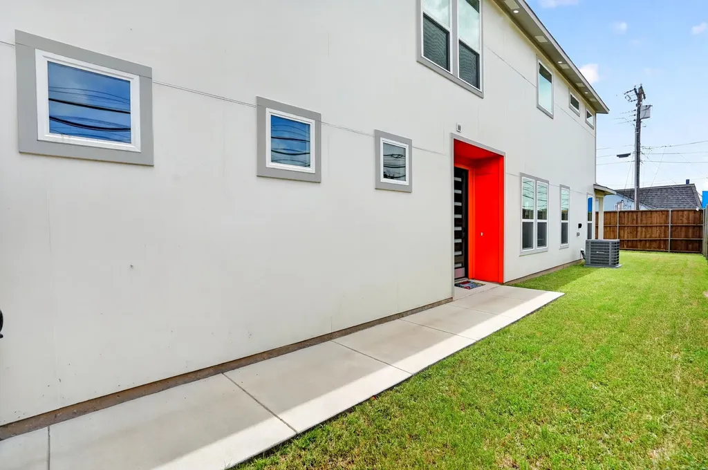2330 Fairfax Drive Irving TX 75060