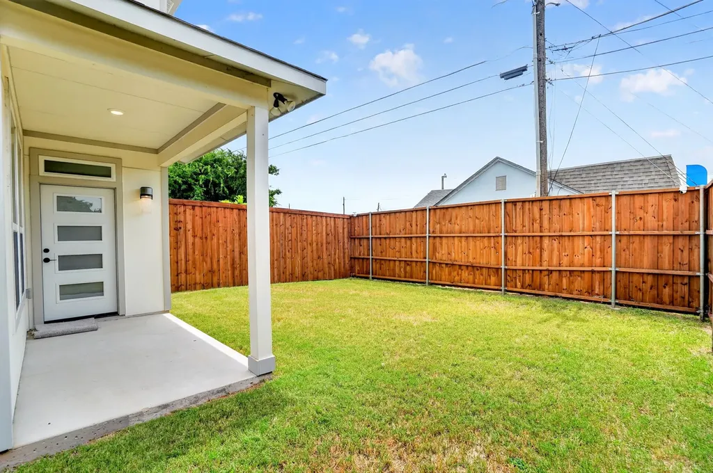 2330 Fairfax Drive Irving TX 75060