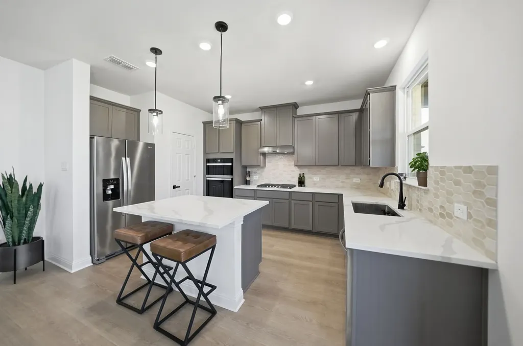900 Summer Court Justin TX 76247