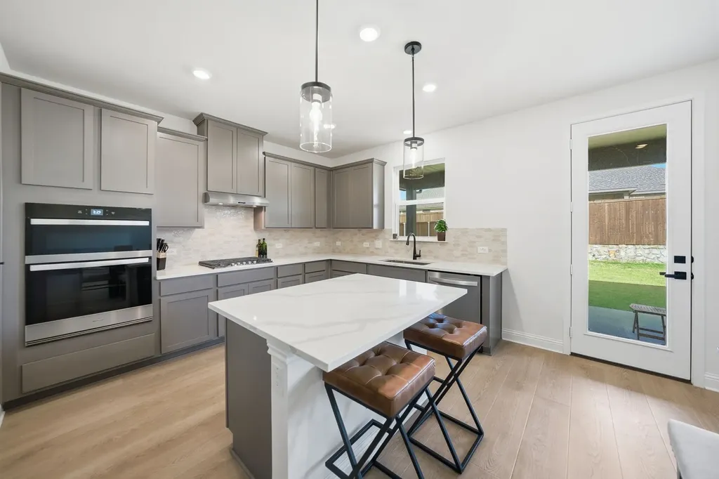 900 Summer Court Justin TX 76247