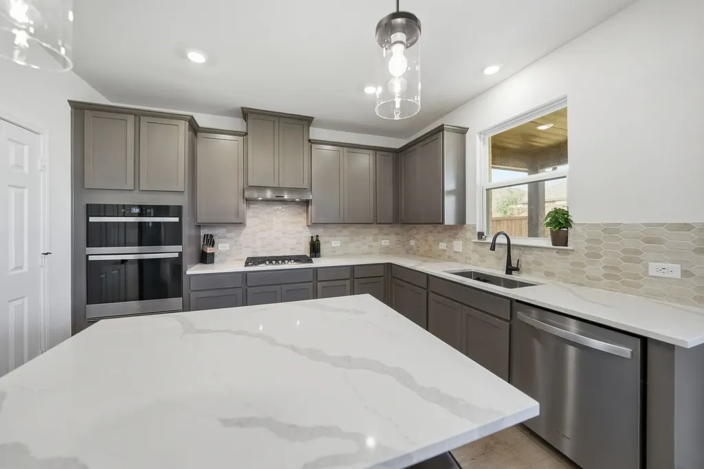 900 Summer Court Justin TX 76247