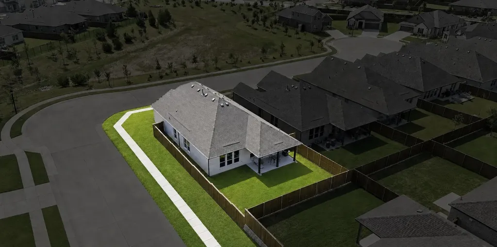 900 Summer Court Justin TX 76247