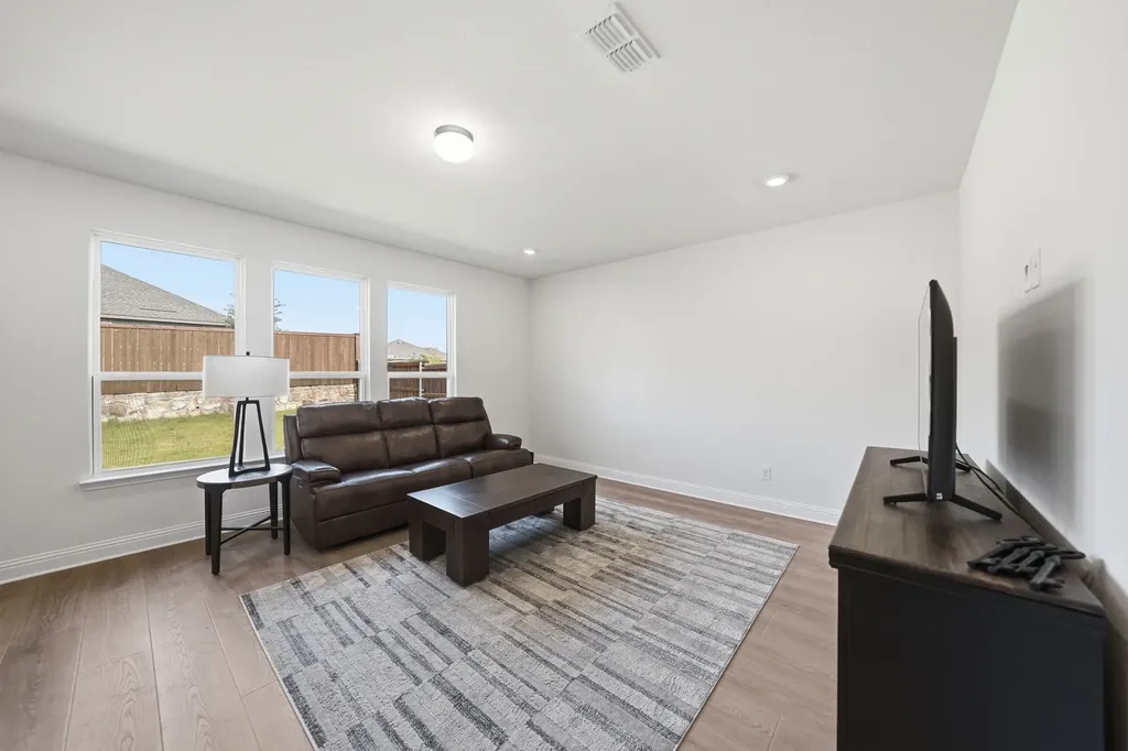 900 Summer Court Justin TX 76247
