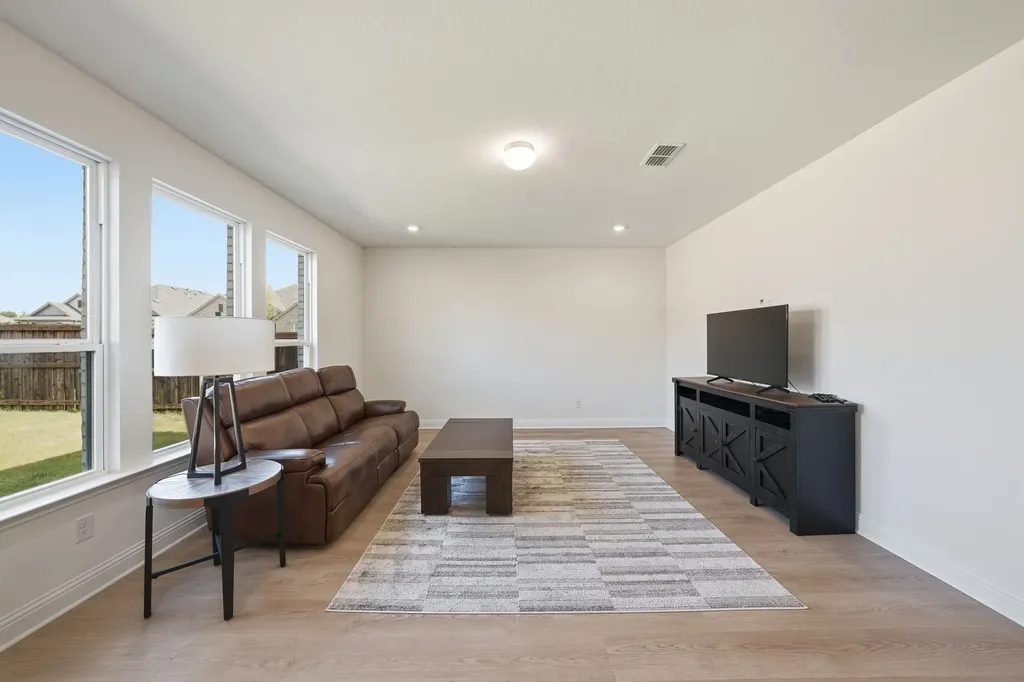 900 Summer Court Justin TX 76247