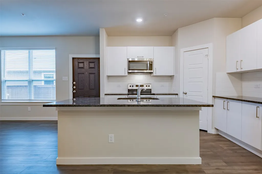 653 Wheatfield Drive Venus TX 76084