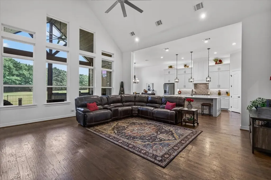 181 Colonial Drive Mabank TX 75156