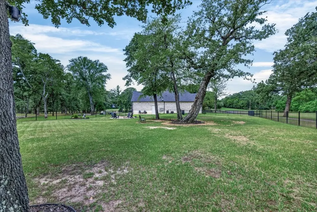 181 Colonial Drive Mabank TX 75156