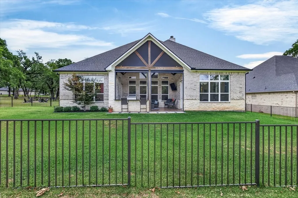 181 Colonial Drive Mabank TX 75156