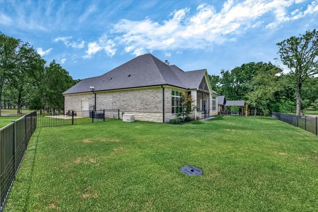 181 Colonial Drive Mabank TX 75156
