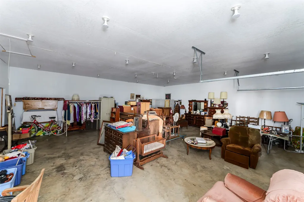 709 Cooks Lane Fort Worth TX 76120