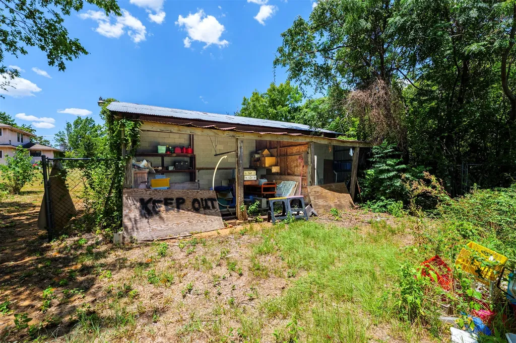 709 Cooks Lane Fort Worth TX 76120