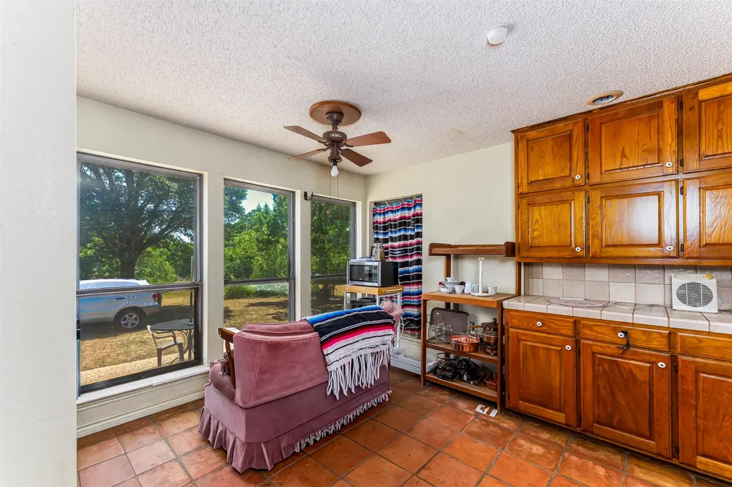 709 Cooks Lane Fort Worth TX 76120