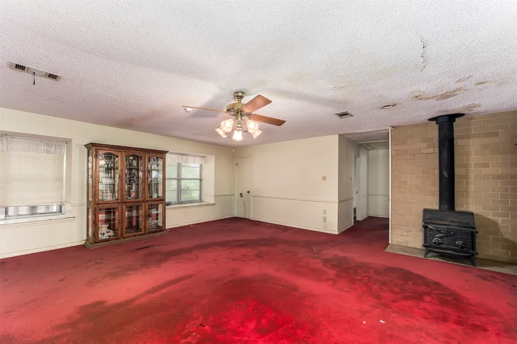 709 Cooks Lane Fort Worth TX 76120