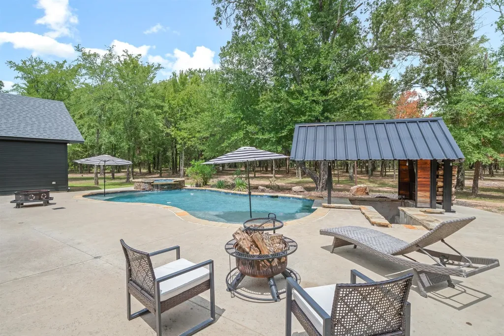 11088 State Highway 19 Edgewood TX 75117