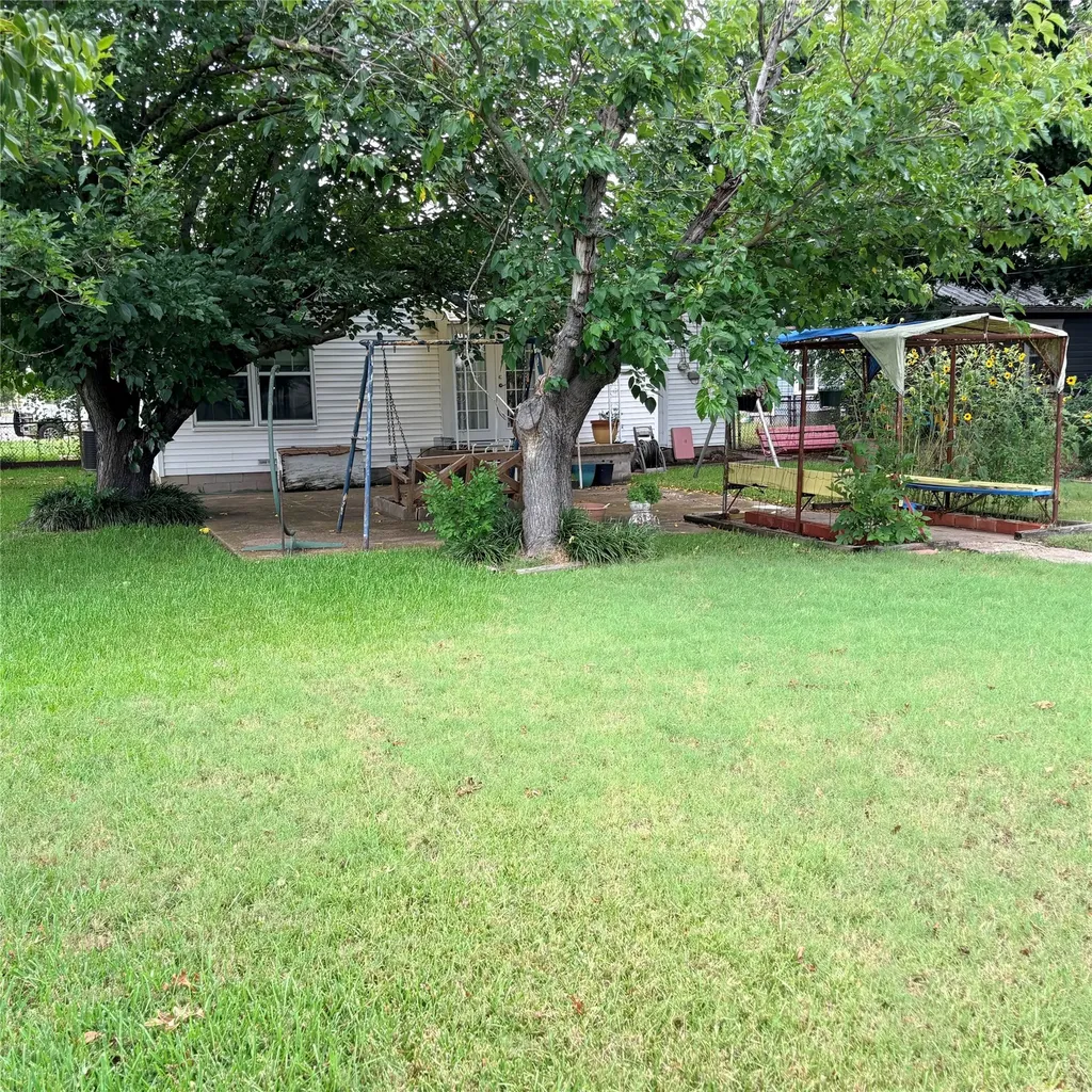 2101 14th Avenue Mineral Wells TX 76067