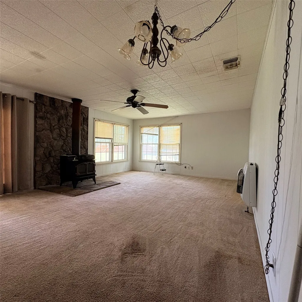 2101 14th Avenue Mineral Wells TX 76067