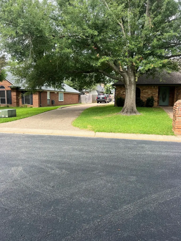 610 Pecos Street Chandler TX 75758