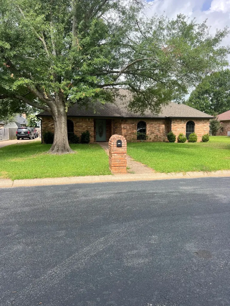 610 Pecos Street Chandler TX 75758