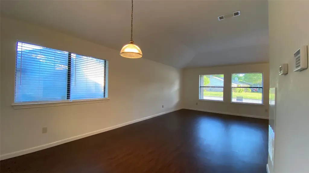 208 E Denton Drive Euless TX 76039