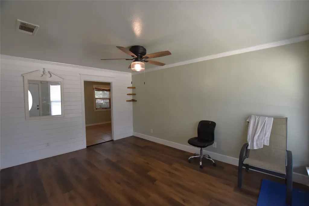 1718 Summit Street Mesquite TX 75149