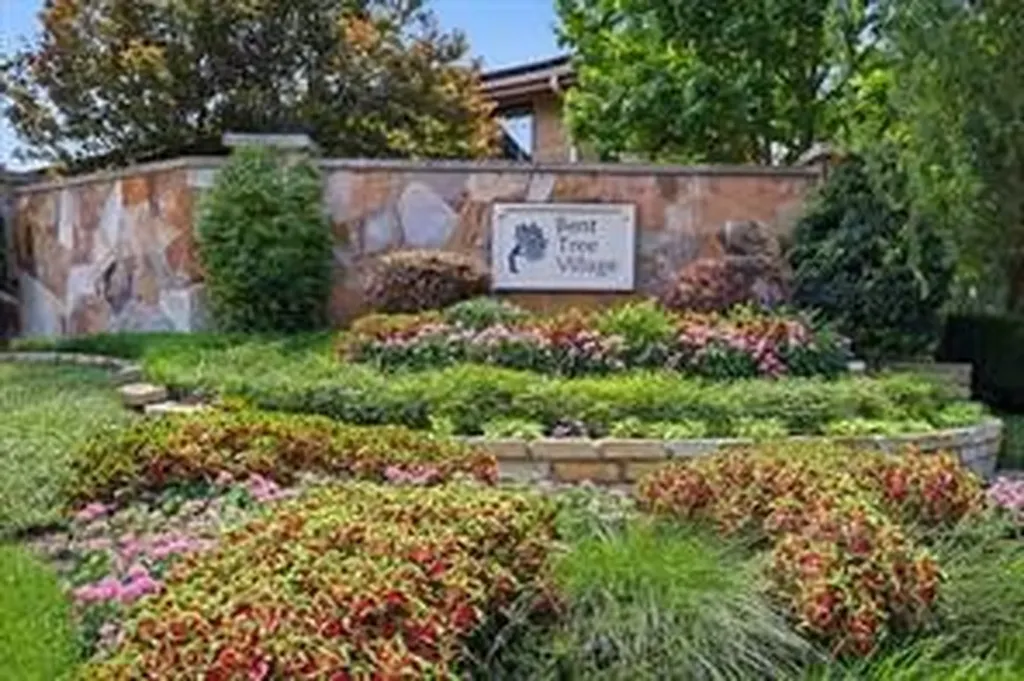 16701 Village Lane Dallas TX 75248