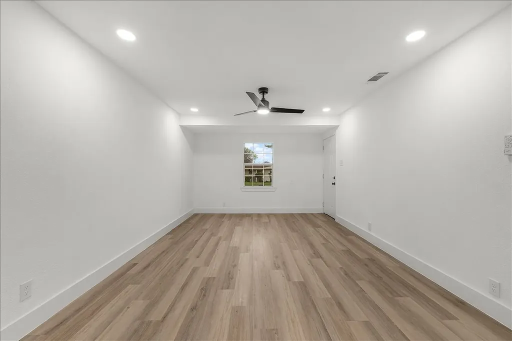 3744 S Hughes Avenue Fort Worth TX 76119