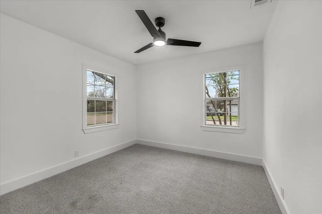 3744 S Hughes Avenue Fort Worth TX 76119