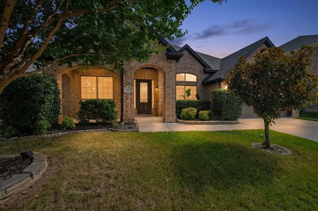 305 Dorset Court Roanoke TX 76262