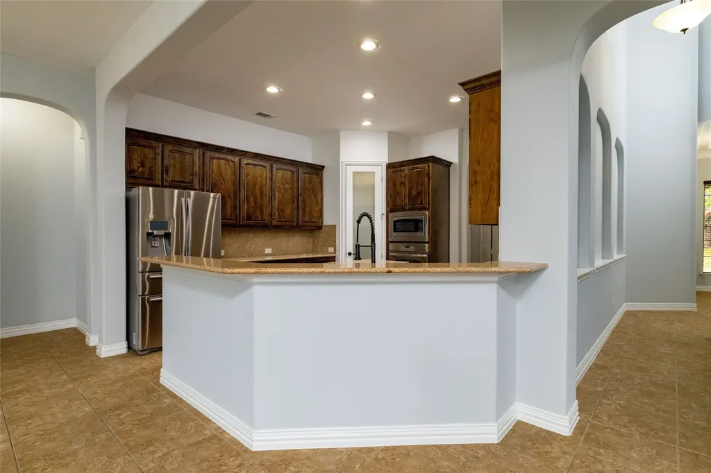 305 Dorset Court Roanoke TX 76262
