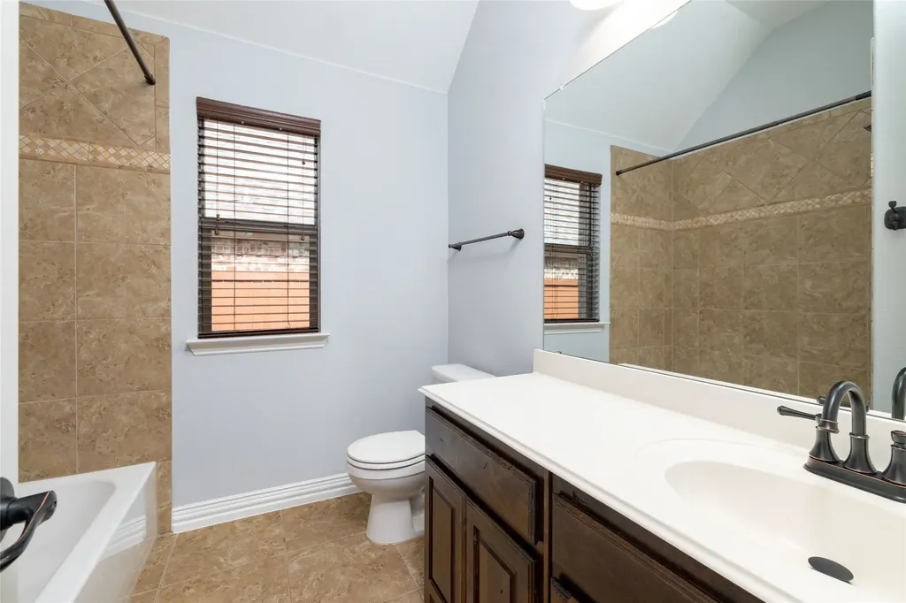 305 Dorset Court Roanoke TX 76262