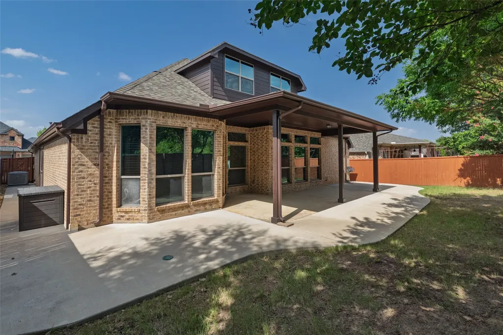 305 Dorset Court Roanoke TX 76262