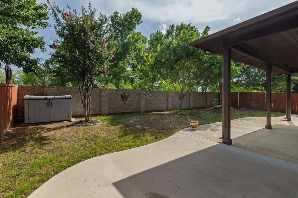 305 Dorset Court Roanoke TX 76262