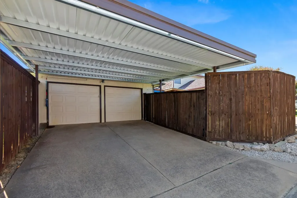 2920 Peninsula Way Carrollton TX 75007