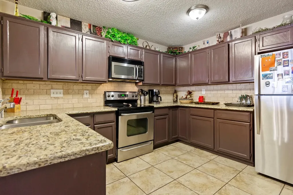 2920 Peninsula Way Carrollton TX 75007